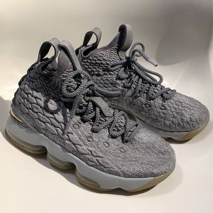 Nike Lebron 15 City Edition Grey - 5.5 youth